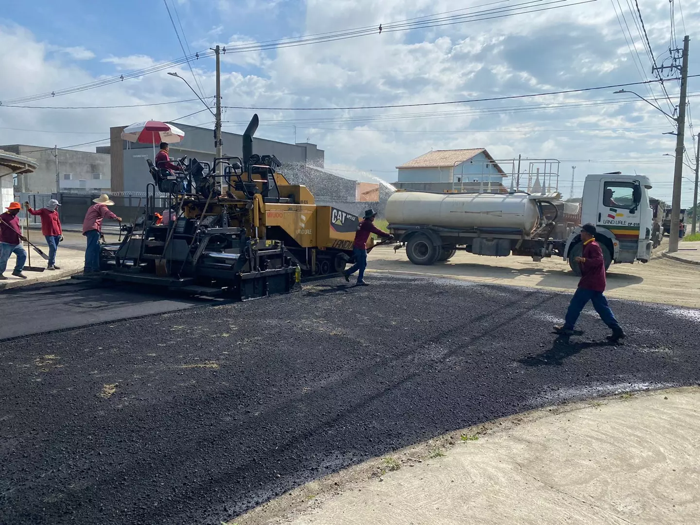 Portal dos Eucaliptos retoma obras de pavimentação asfáltica